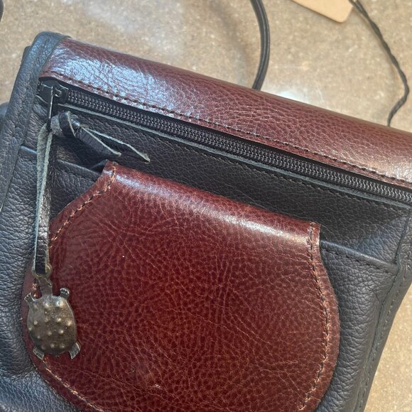 Turtle Ridge Gallery Brown Leather Crossbody - Picture 8 of 8